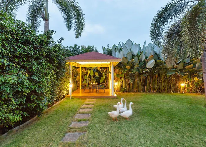 Saffronstays Mango Vino Pool Villa In Nashik